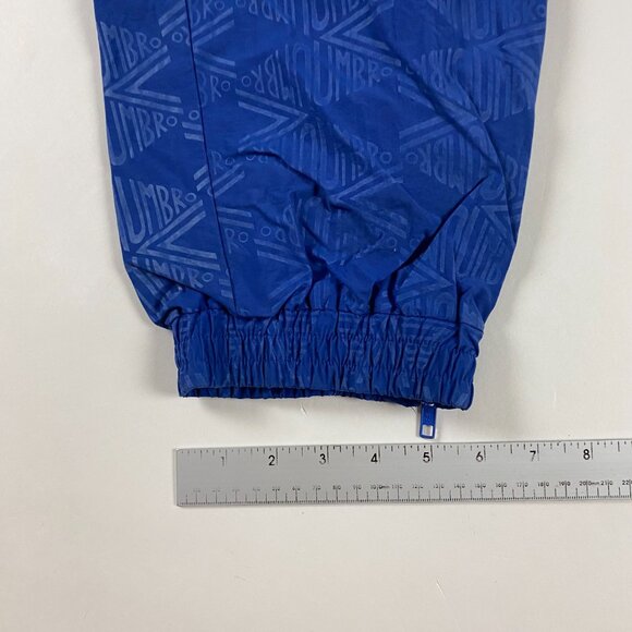 Vintage Umbro Windbreaker Pants Mens XL Soccer Track AOP Spellout All Over Print - Picture 12 of 14